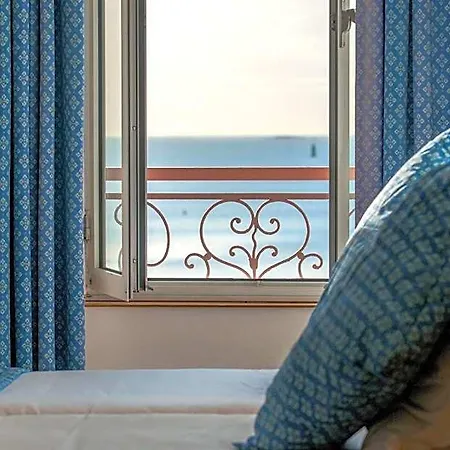 Bleues Caroline Отель